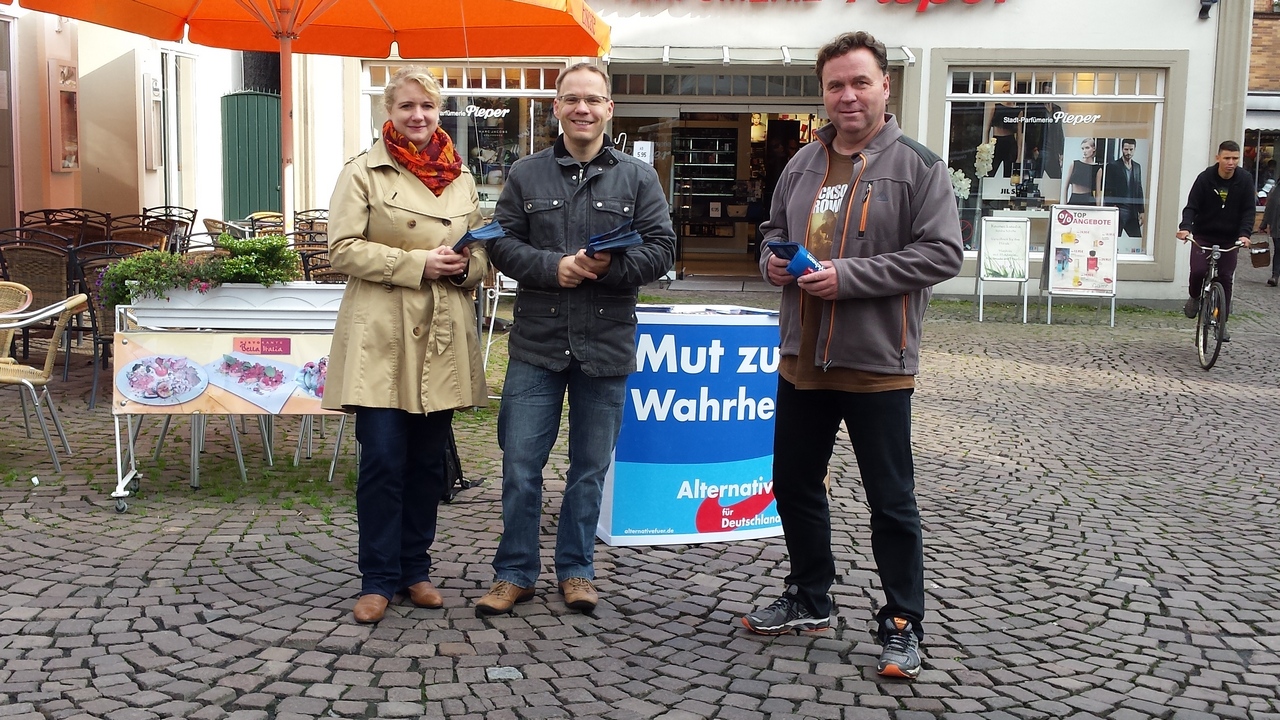 AfD-Infostand in Warendorf am 10.10.2015